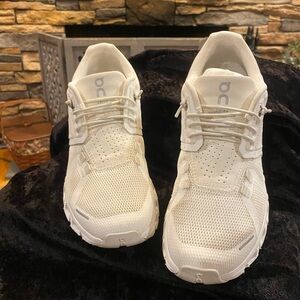 On Cloud Running Sneakers